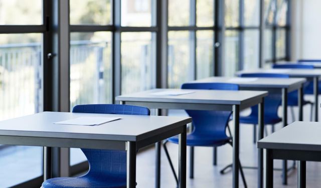 İngiltere'de okullarda sıcaklık alarmı: Sınıflarda eğitim durma noktasına geldi