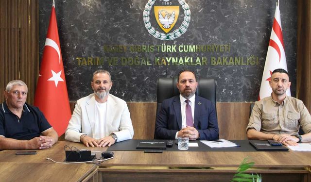 Bakan Çavuş, KKTC Avcılık Federasyonu heyetini kabul etti
