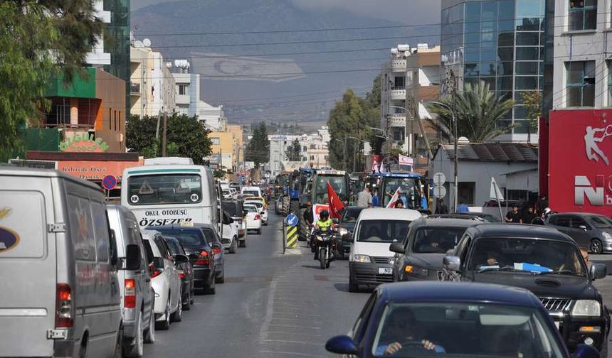 Hayvancılar, 150 iş aracıyla Lefkoşa'yı kuşattı!