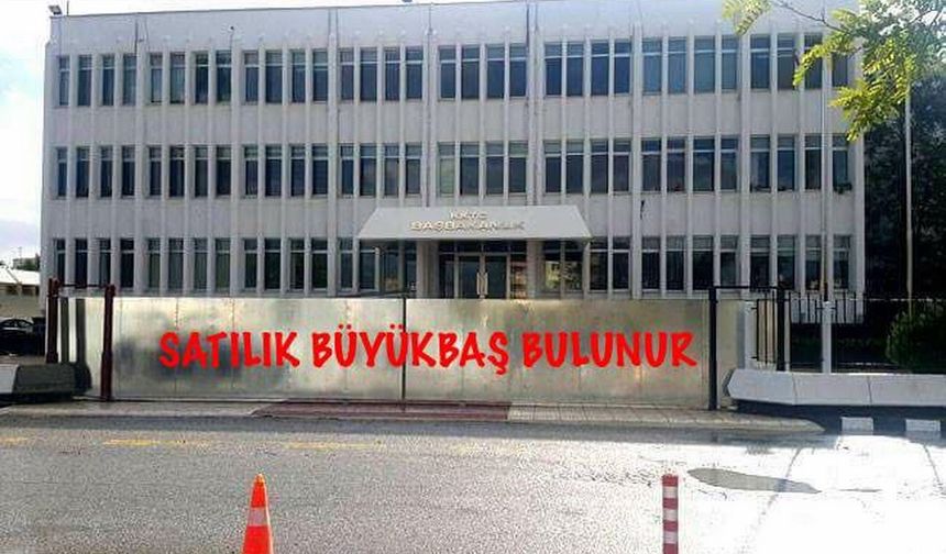 Başbakanlık Kapısı Sosyal Medyanın Gündemi Oldu