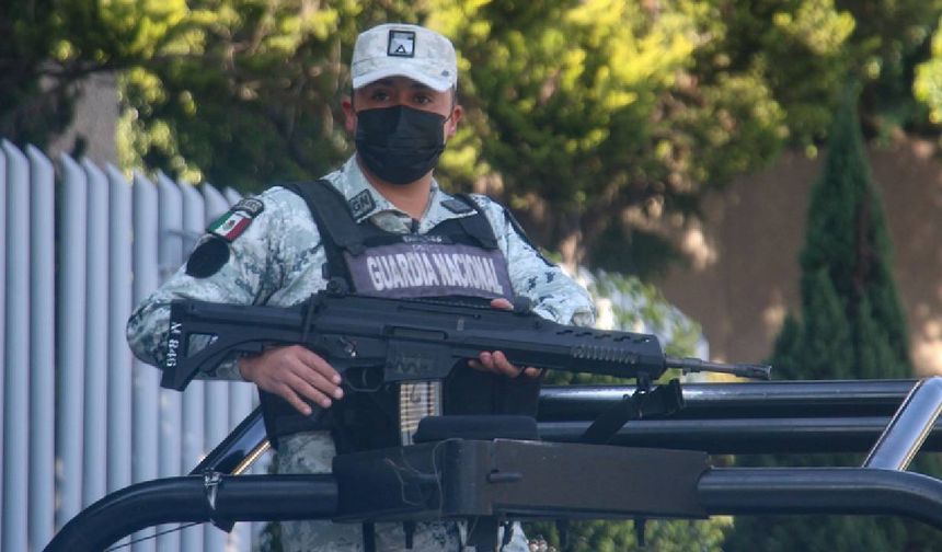 Meksika'da El Chapo'nun oğlunun yakalanmasıyla çıkan çatışmalarda 29 kişi öldü