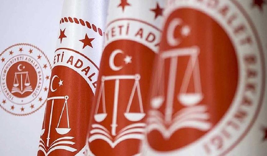 Adalet Bakanlığı, Hatay'da yıkılan binaların müteahhidinin KKTC'den iadesini istedi