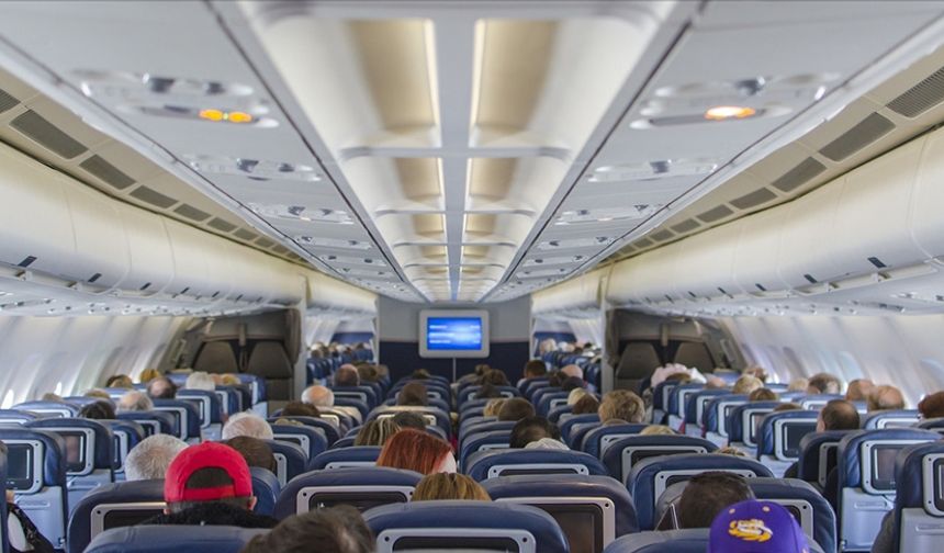 Dünya genelinde 2022'de uçuşlarda sorun çıkaran yolcuların oranı yüzde 47 arttı 