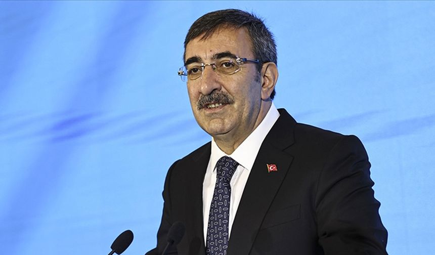 Cevdet Yılmaz: Enflasyonda aylık bazda düşüşleri daha erken göreceğiz