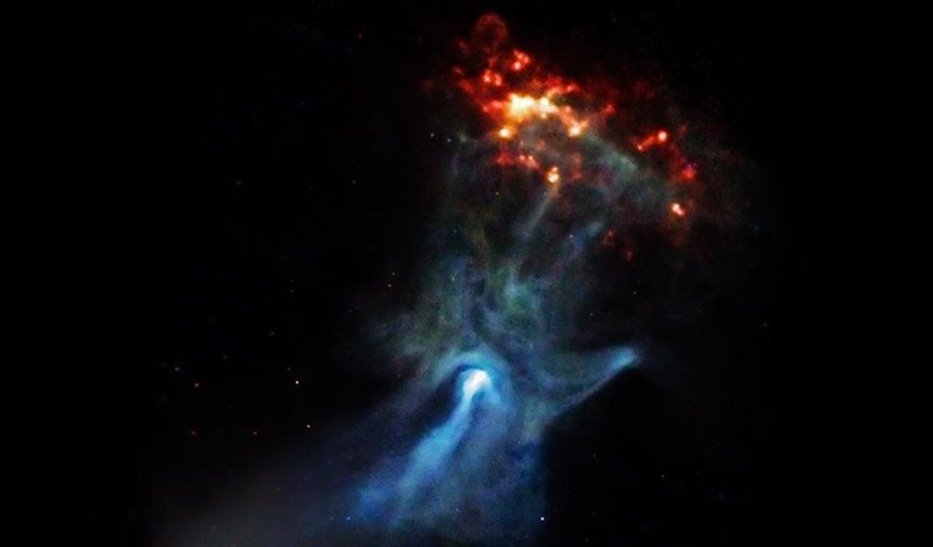 NASA, X-ışını teleskoplarıyla bir bulutsuda "hayalet elin kemiklerini" andıran fotoğraf yakaladı