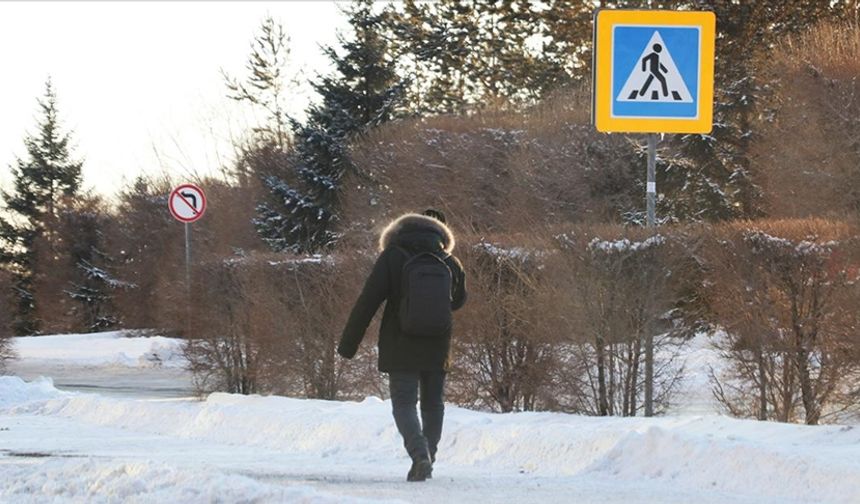 Kazakistan’da okullar dondurucu soğuklar nedeniyle uzaktan eğitime geçti