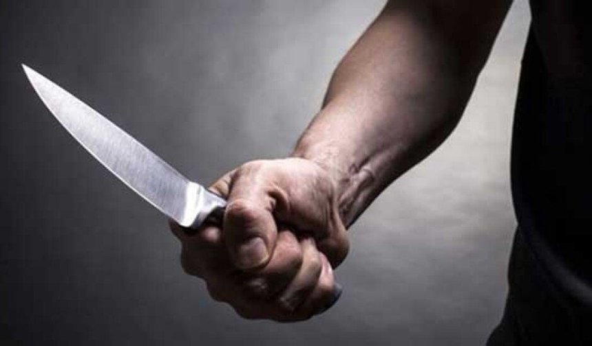 Girne’de Kafede Bıçaklı Tehdit: İcra Memuruna Saldırı Girişimi