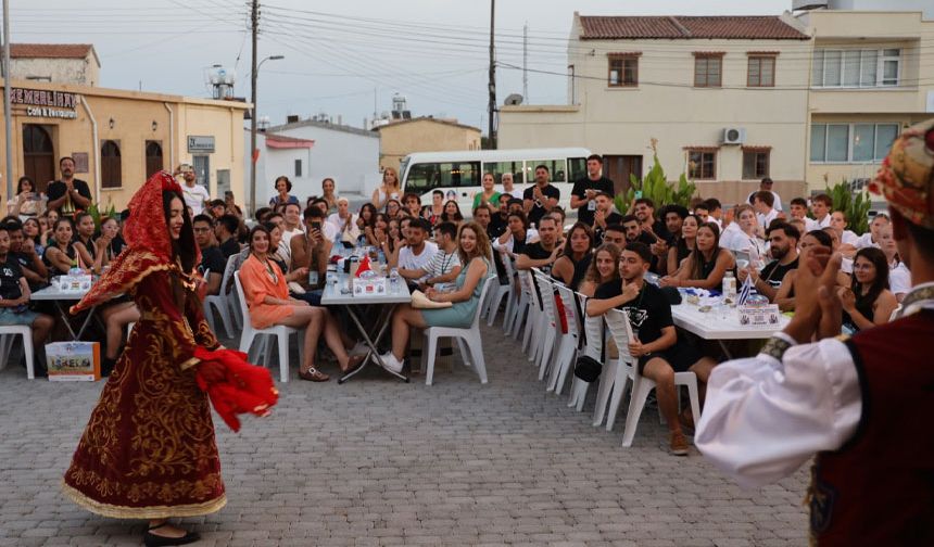 Geleneksel Kıbrıs Türk Gecesinde ‘Kına Gecesi’ Canlandırıldı