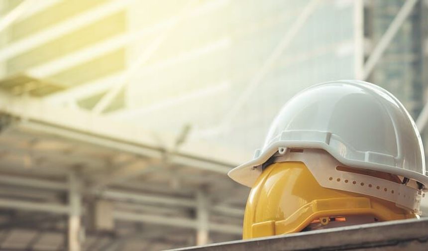 Bafra’da iş kazası: 39 yaşındaki işçi bir buçuk metre yükseklikten düştü, yaralandı