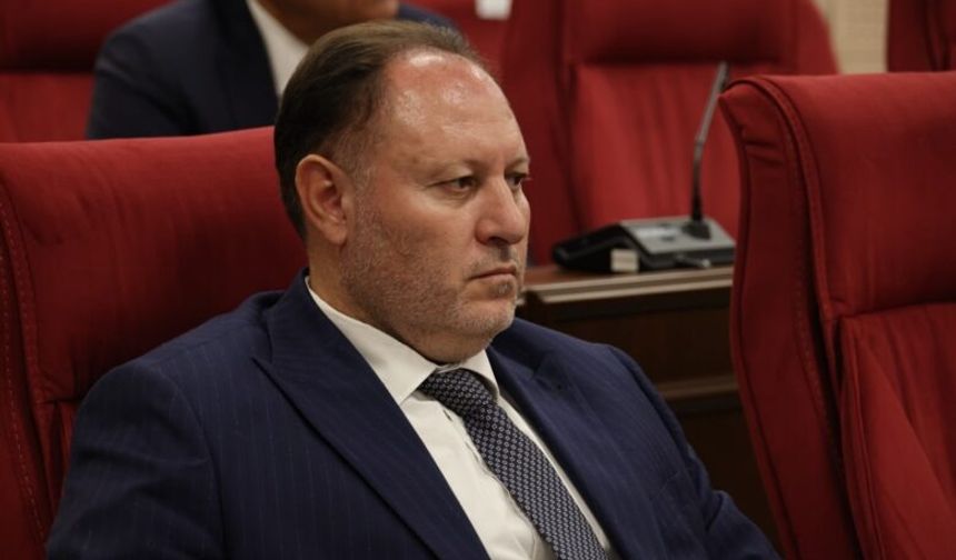 Öztürkler: Hemşirelerin çalışma koşullarının iyileştirilmesi için atılacak her adımı destekliyorum