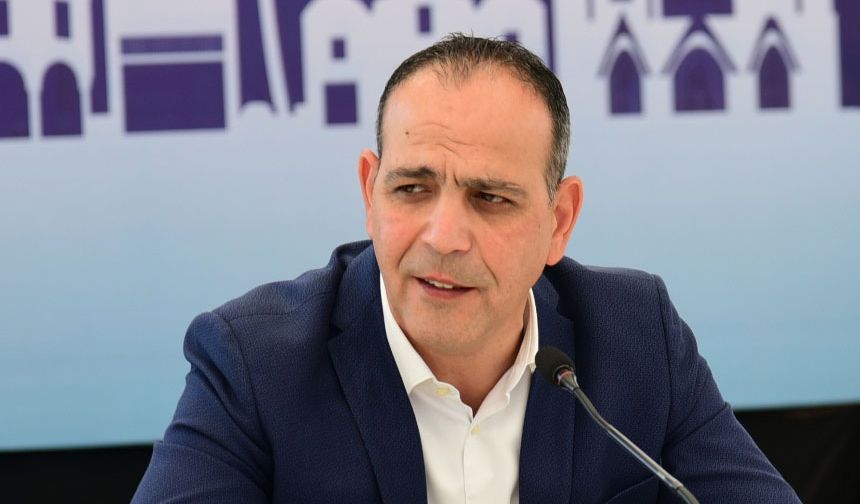 “Kıbrıs Türk toplumunun kimliği ve iradesi hem kuzeyden hem güneyden tehdit altında”