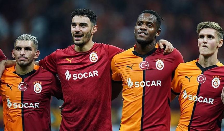 Galatasaray'da 2 futbolcuyla yollar ayrılabilir