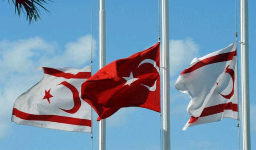 Türkiye ve KKTC’de bayraklar yarıya indirildi