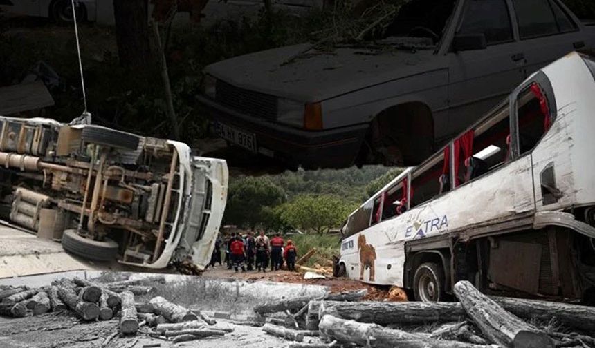 Çanakkale'de zincirleme trafik kazası: 8 ölü