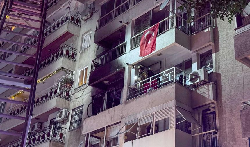 İzmir'de apartman dairesinde patlama: 4 kişi yaralandı