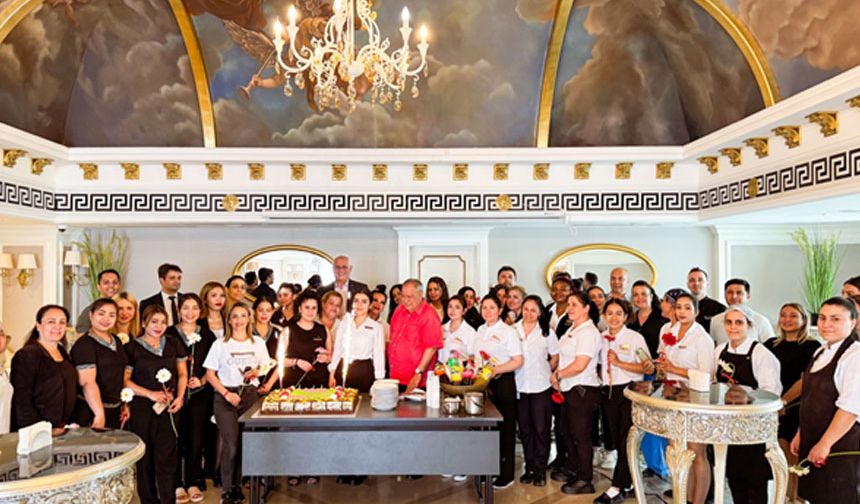 Les Ambassadeurs Hotel’de Anneler Günü Etkinliği