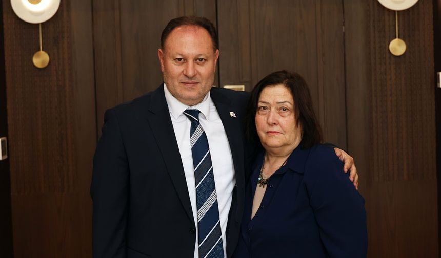Öztürkler Anneler Günü nedeniyle mesaj yayımladı