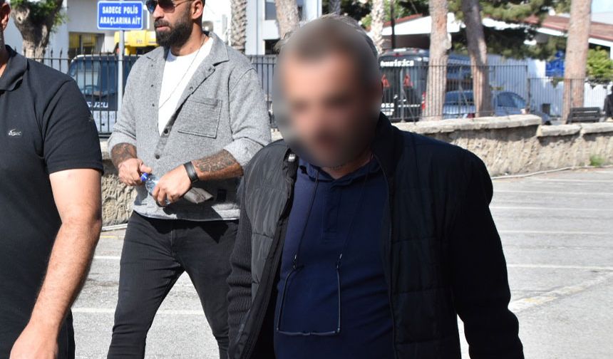 Arkadaşını rahatsız edenlere silah çekti!