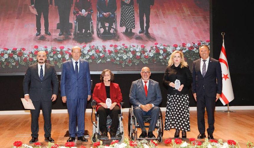 Cumhurbaşkanı Tatar ve eşi Sibel Tatar, “Girdap” adlı kitabın tanıtım etkinliğine katıldı