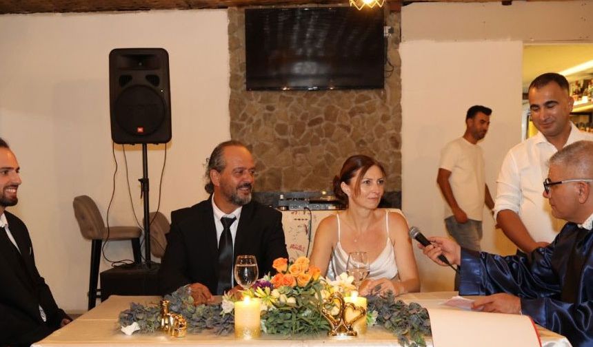 “Londra’da Başlayan Aşk 30 Yıl Sonra Taçlandı: Cafer ve Justin’in Hikayesi”