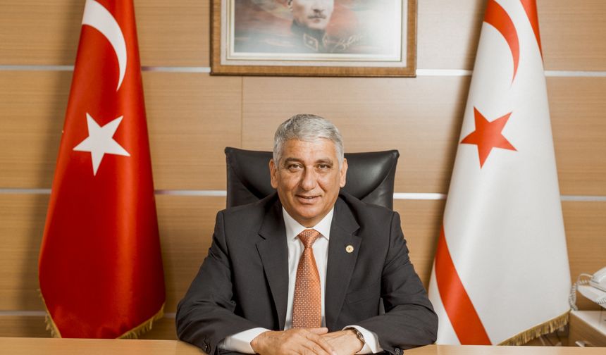 Özçınar: Bize düşen özgürlüğü korumak, yaşatmak ve gururla yarınlara taşımak