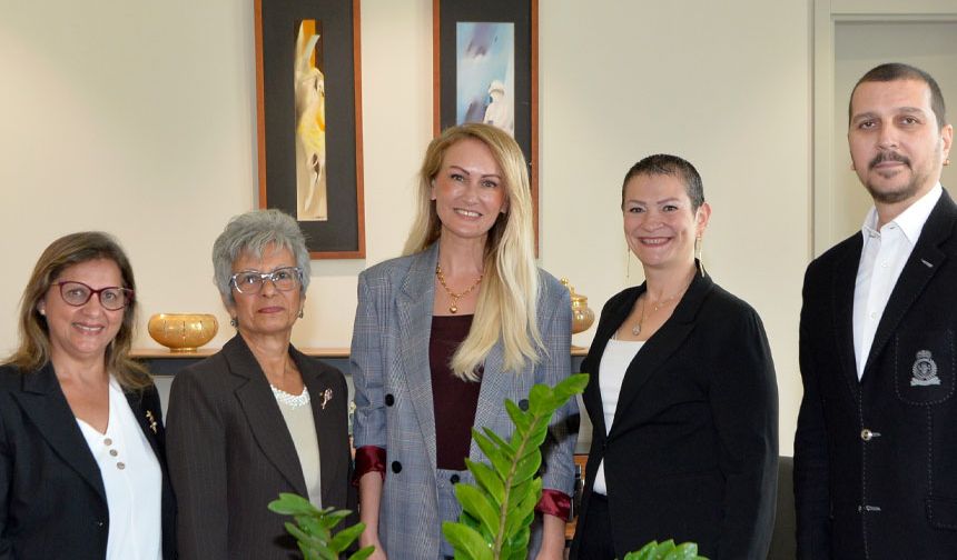 Nilden Bektaş Erhürman, Kanser Hastalarına Yardım Derneği ile bir araya geldi