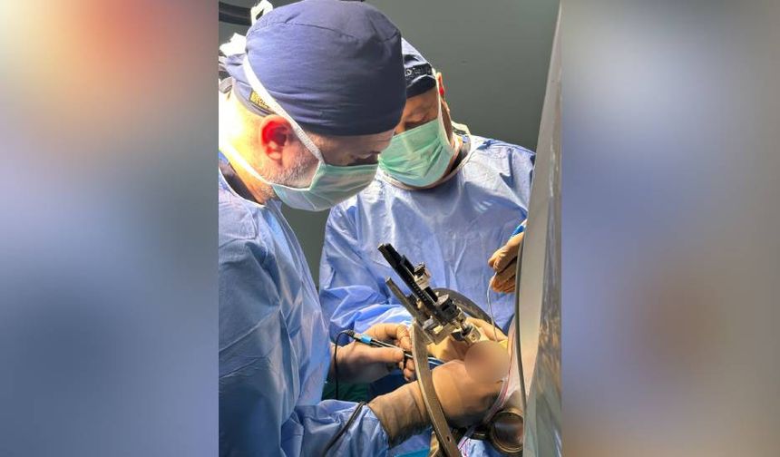 Ozankaya: Beyin pili ameliyatı; bilimin umutla buluştuğu yer