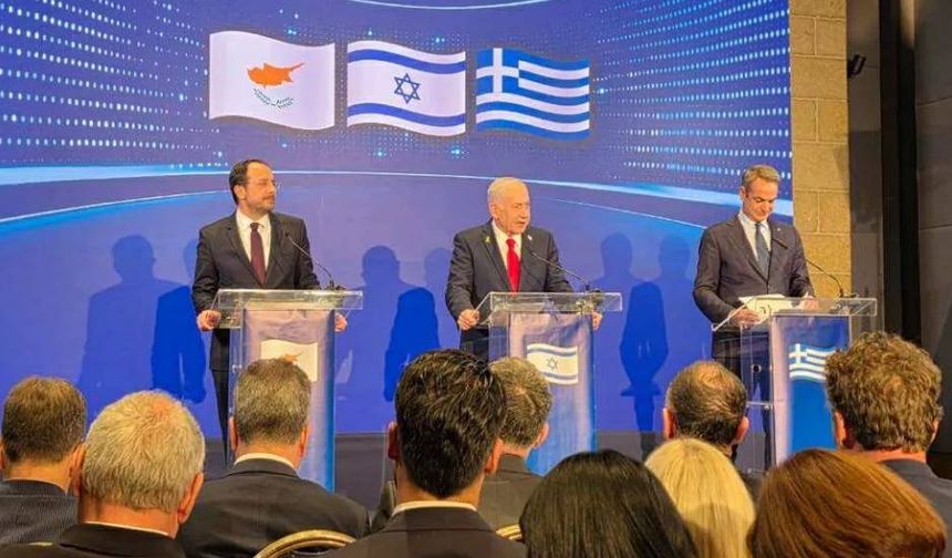 3'lü zirveden silahlı kuvvetler düzeyinde iş birliğini artırma kararı