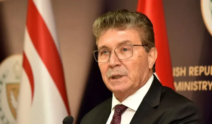 Üstel: Bu ülkeyi dijital ada yapacağız