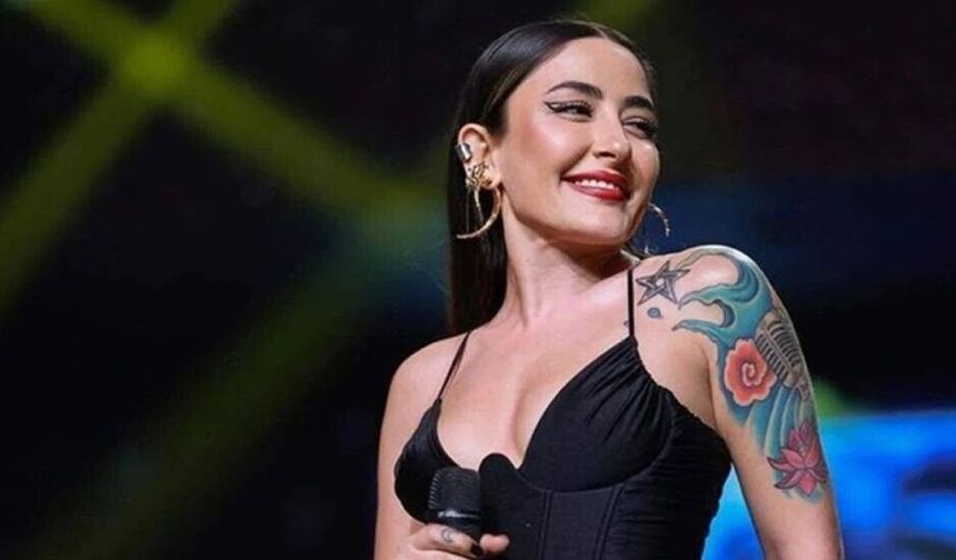 Melek Mosso Kıbrıs sahnesinde fenalaştı