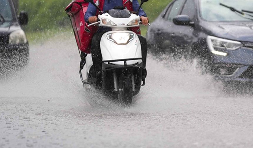 Güzelyurt–Lefkoşa Anayolu’nda Su Taşkını: Sol Şerit Trafiğe Kapatıldı