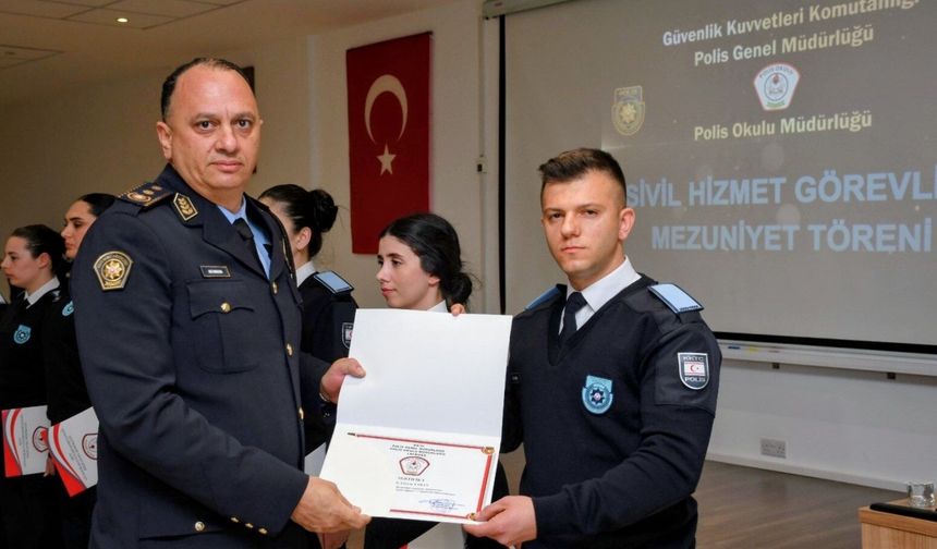 44 Sivil hizmet görevlisi, polis genel müdürlüğü kadrosuna dahil oldu…