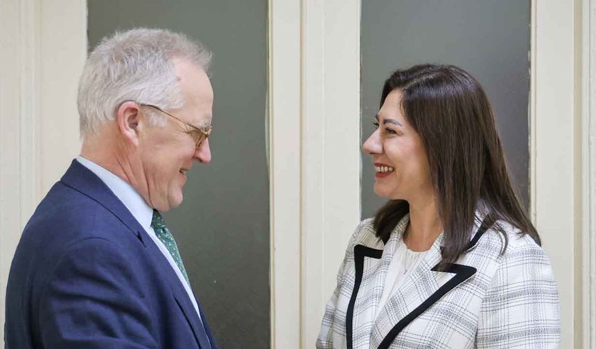 İncirli, İngiliz Yüksek Komiseri Tatham ile görüştü