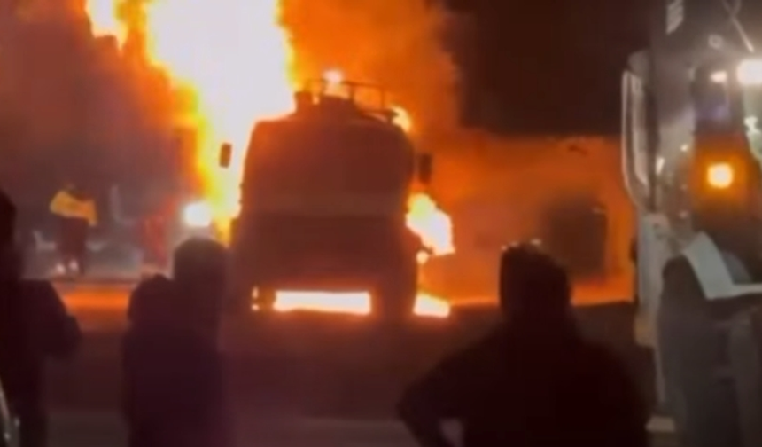 Katran yüklü tankerde yangın