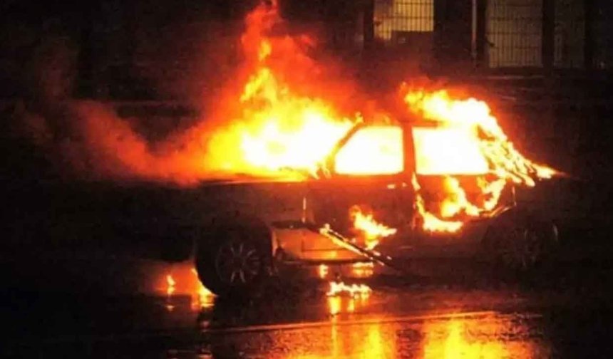 80 yaşındaki kadının aracı kundaklandı...Hedefteki kişi torunu