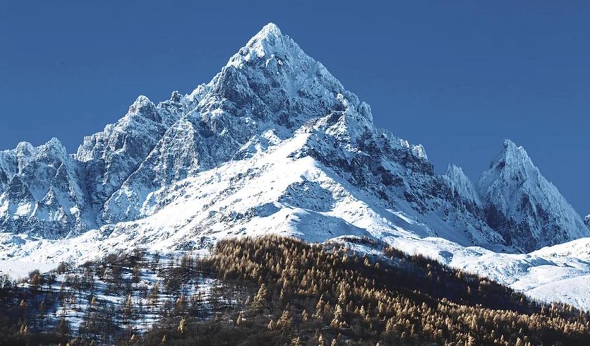 İtalya'da çığ düşmesi sonucu 2 kişi hayatını kaybetti