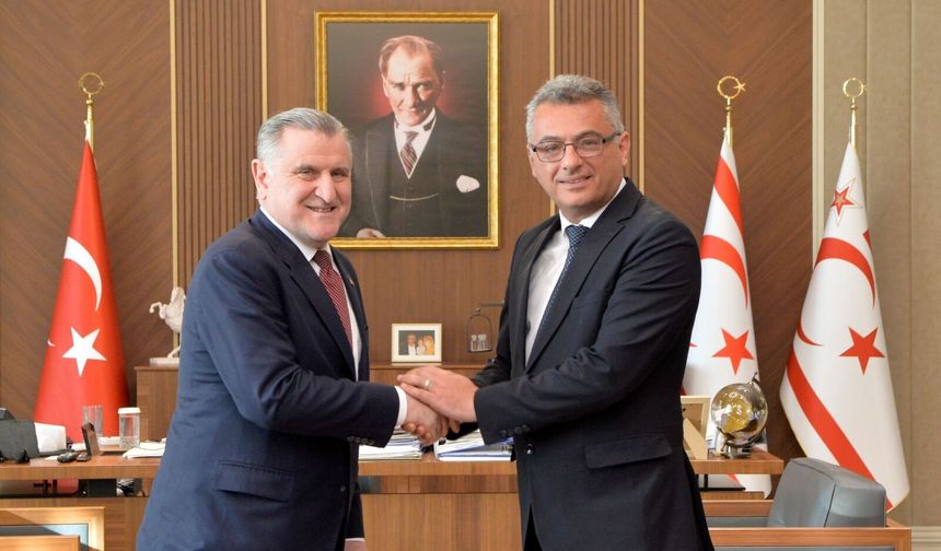 Erhürman, Türkiye Gençlik ve Spor Bakanı Bak'ı kabul etti