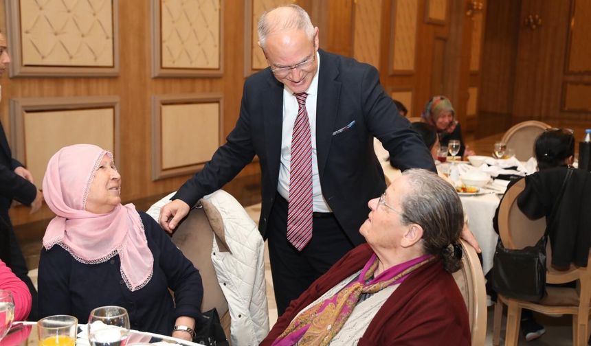 Hasipoğlu: Yaşlılarımıza sahip çıkmak bir vefa sorumluluğudur