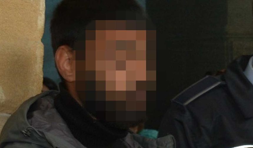 Polis Durdurdu, Yolcu Kaçtı: Araçta Uyuşturucu Bulundu