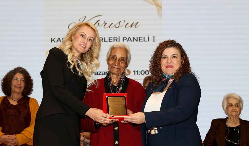 Nilden Bektaş Erhürman, Kıbrıs’ın Kadın Değerleri Paneli’ne katıldı