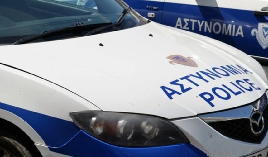 3 genci bıçaklayarak 1200 euro çaldılar