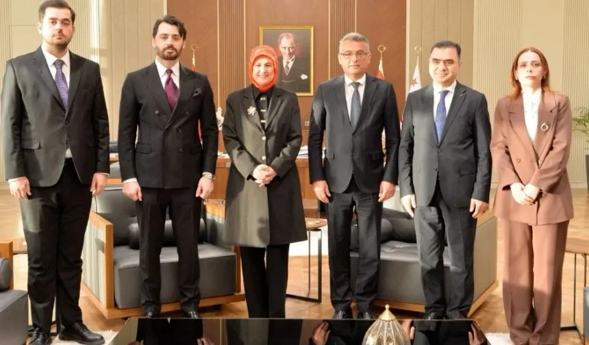 Tufan Erhürman, Kızılay Genel Başkanı Meriç’i kabul etti