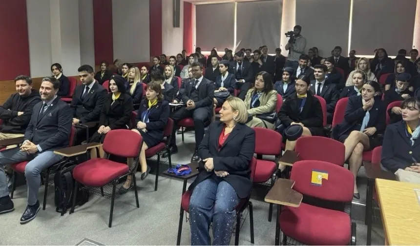 DAÜ’de “Nasıl Pilot Olunur? Pilotluğa Dair Bilgiler” etkinliği düzenlendi
