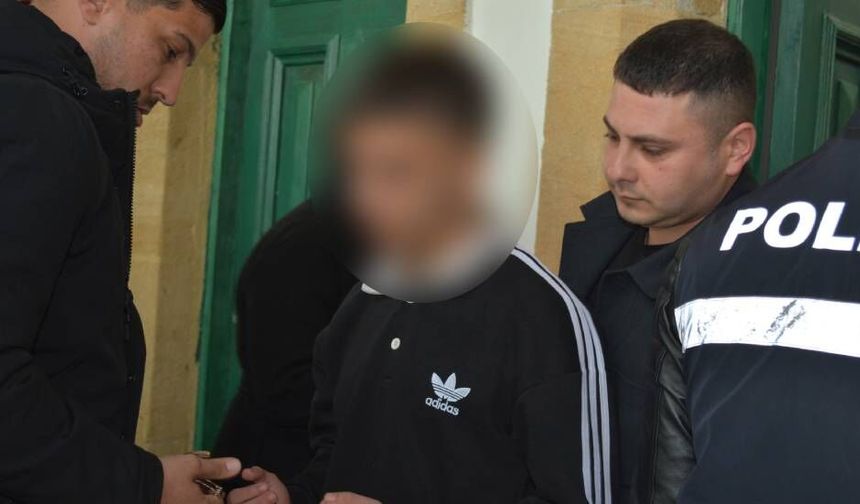 Annesine küfür ettiği gerekçesiyle bıçakladı: Teminat şartını yerine getiremedi