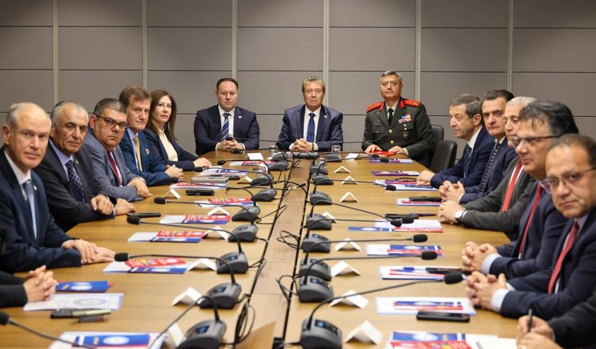 Üstel başkanlığında Meclis'te 'Ortadoğu' toplantısı