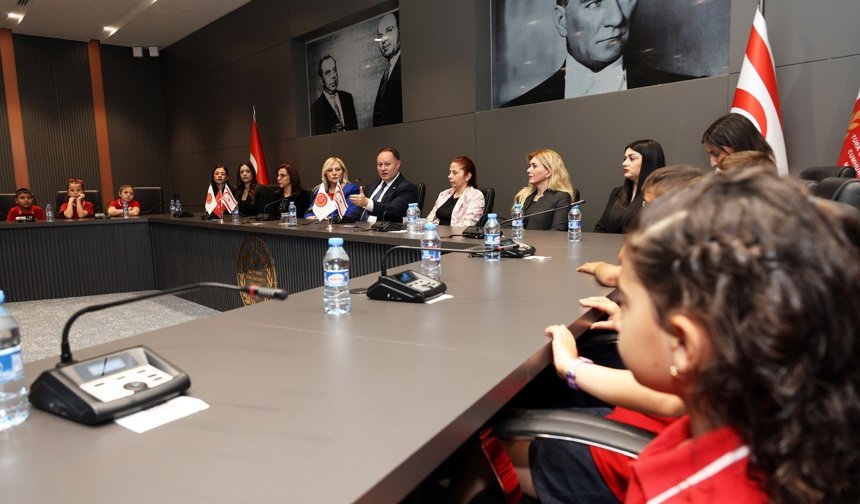 Öztürkler: Cumhuriyet Meclisi’ne alışın geleceğin sorumlu bireyleri sizler olacaksınız