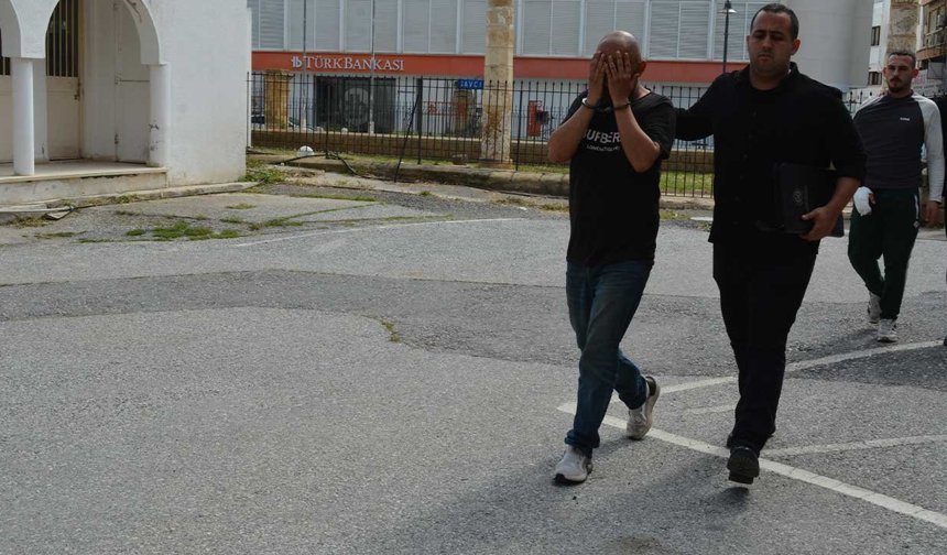 Üvey kardeşine saldırdı, evi parçaladı: Zanlı tutuklandı