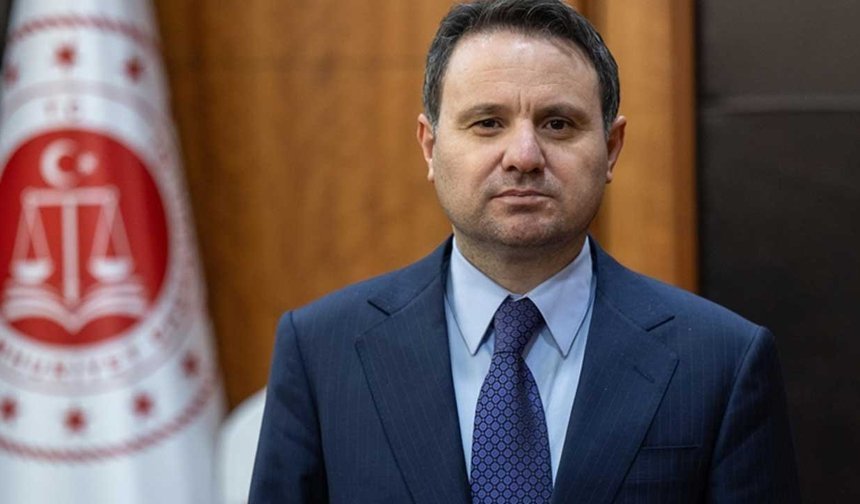 Akın Gürlek: 95 kişi gözaltına alındı, bin 104 sosyal medya hesabına erişim engeli getirildi