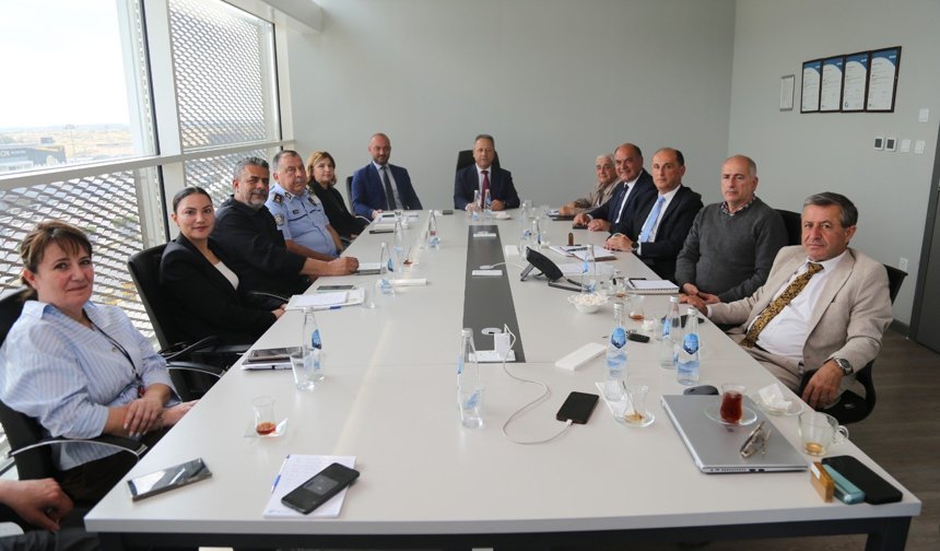 Ercan Havalimanı'ndaki trafik sorununun çözümü için önemli kararlar alındı