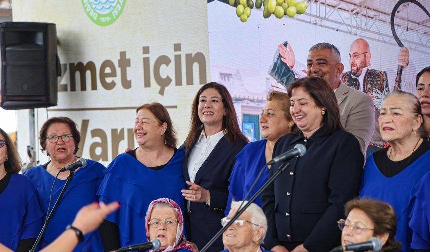 İncirli: Gelecek nesillere gurur duyacakları bir ülke bırakmak için çalışıyoruz
